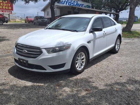 Used 2015 Ford Taurus SE FWD image 3
