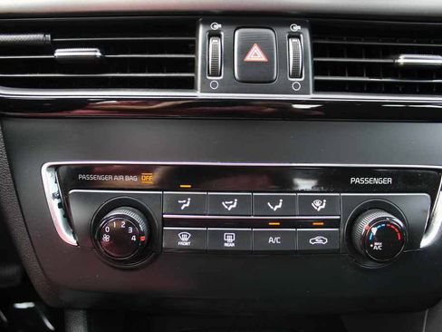 Used 2017 Kia Optima LX FWD image 21