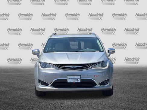 Used 2017 Chrysler Pacifica Platinum FWD image 10