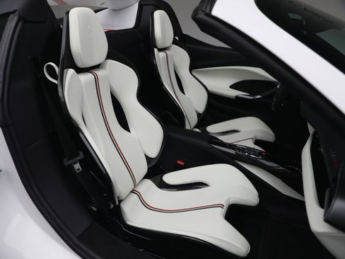 Certified 2025 Ferrari 296 GTS image 19