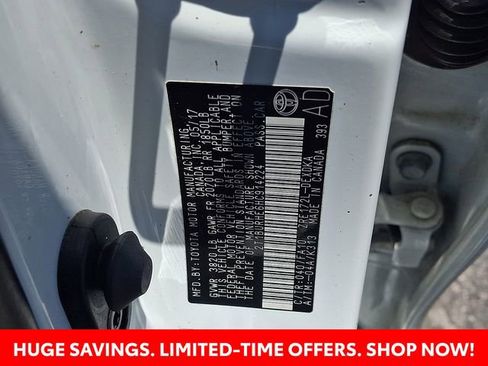 Used 2017 Toyota Corolla L FWD image 24