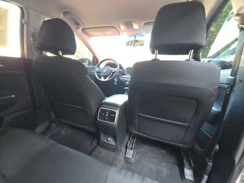 Used 2021 Kia Sportage LX AWD/4WD image 17