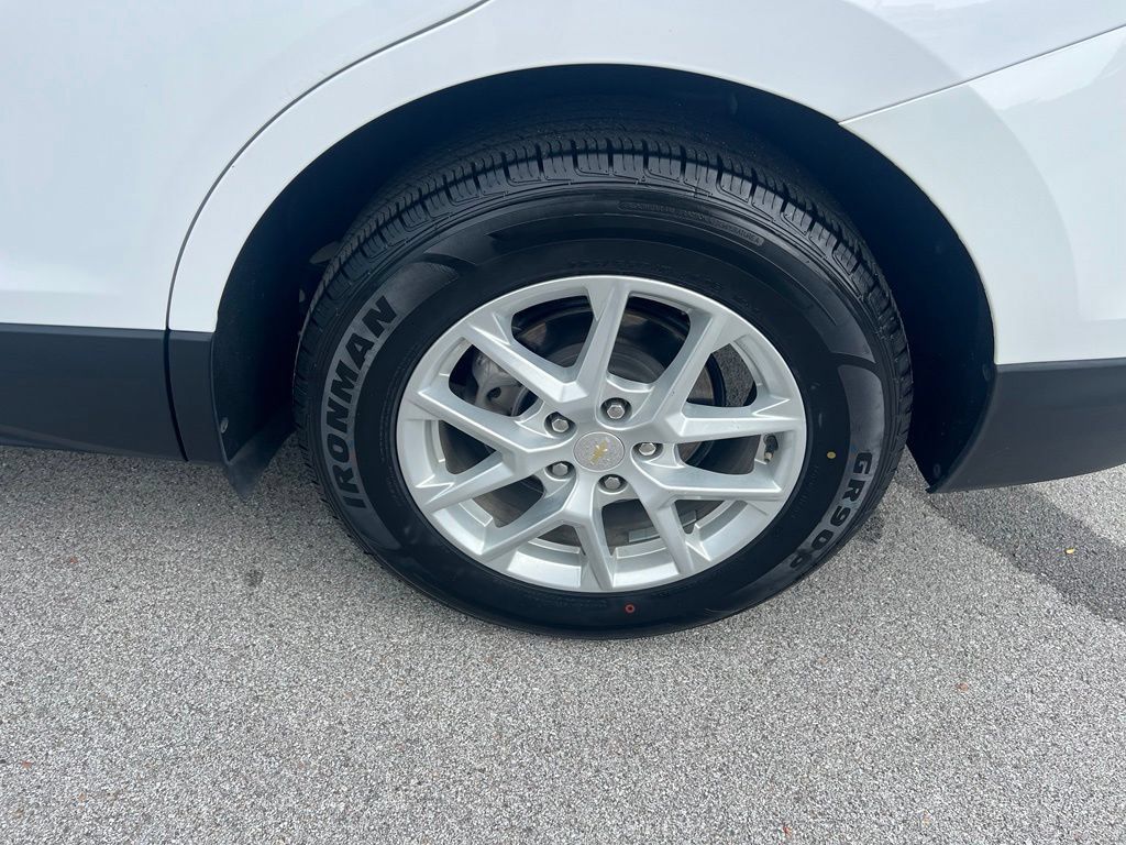 Used 2024 Chevrolet Equinox LT AWD/4WD image 14
