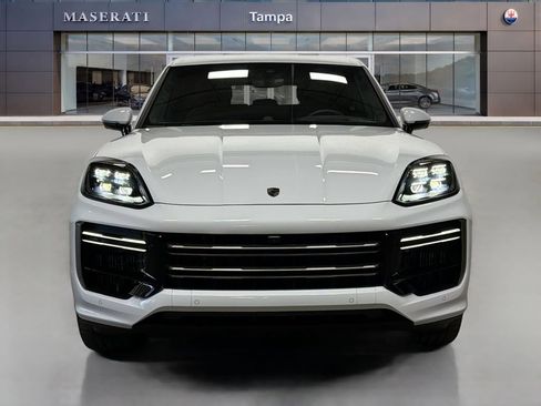 Used 2025 Porsche Cayenne Turbo AWD/4WD image 8
