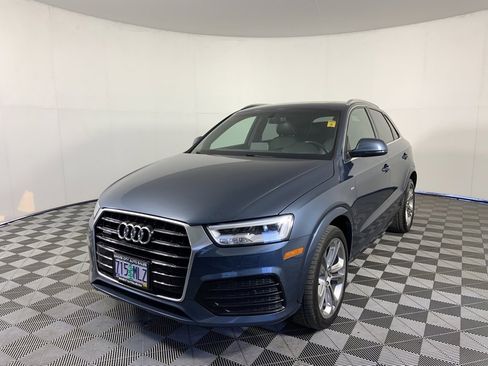 Used 2017 Audi Q3 2.0T Prestige w/ Prestige Package image 5