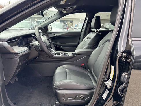 New 2026 Jeep Cherokee Limited image 17