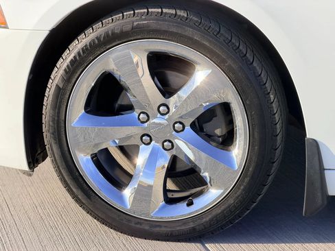 Used 2013 Dodge Charger SXT RWD image 8