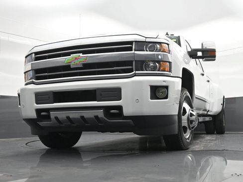 Used 2019 Chevrolet Silverado 3500 High Country w/ Duramax Plus Package AWD/4WD image 32