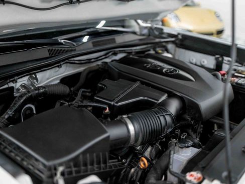 Used 2020 Toyota Tacoma TRD Off-Road w/ Technology Package image 90