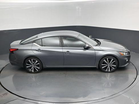 Used 2021 Nissan Altima 2.5 SR FWD image 13