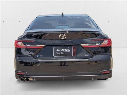 New 2025 Toyota Camry SE image 8