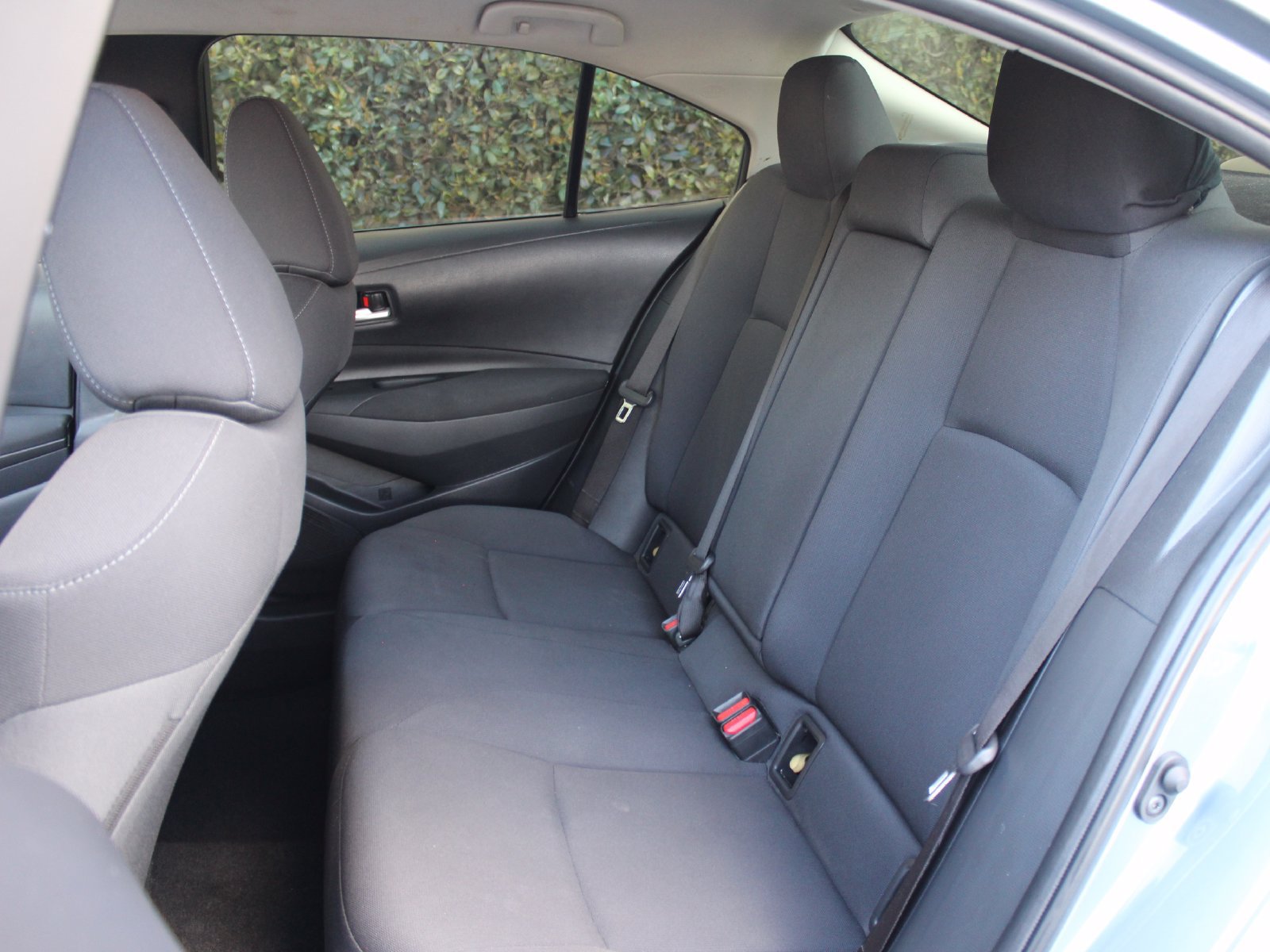 Used 2021 Toyota Corolla LE w/ Carpet Mat Package (TMS) FWD image 18