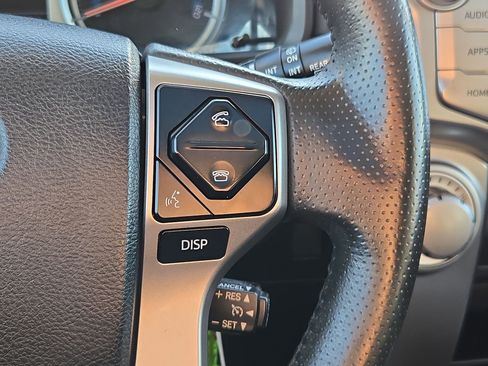 Used 2018 Toyota 4Runner SR5 Premium image 18