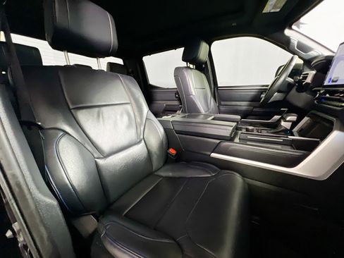 Used 2024 Toyota Tundra Platinum AWD/4WD image 31