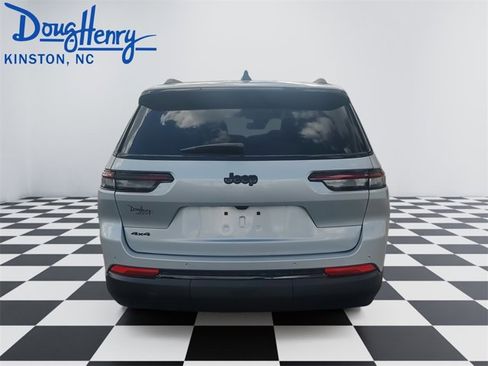 New 2025 Jeep Grand Cherokee L Laredo image 4