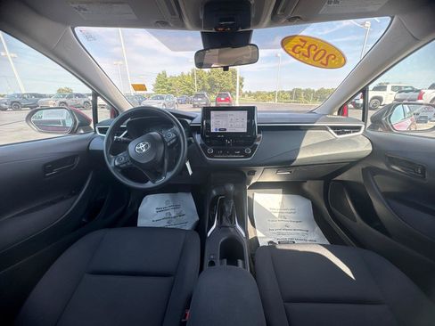 Used 2025 Toyota Corolla LE FWD image 17