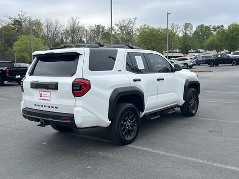 Used 2025 Toyota 4Runner SR5 image 5