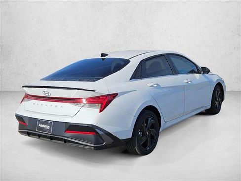 New 2026 Hyundai Elantra SEL Sport Premium image 2