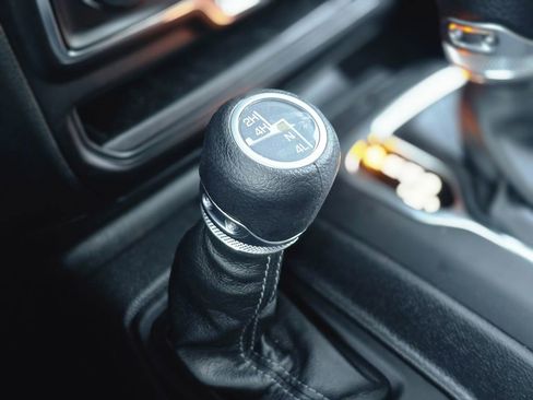 Used 2025 Jeep Gladiator Sport image 23