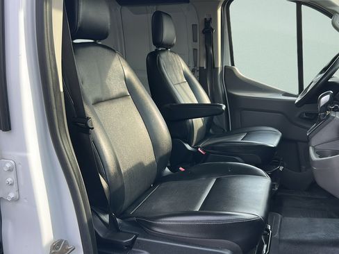 Used 2021 Ford Transit 250 Low Roof RWD image 18