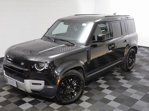 Used 2025 Land Rover Defender 110 S image 2