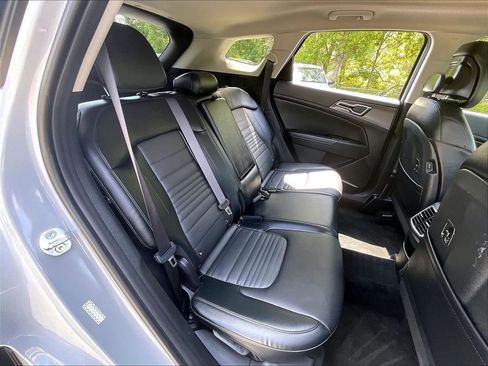 Used 2025 Kia Sportage SX AWD/4WD image 16