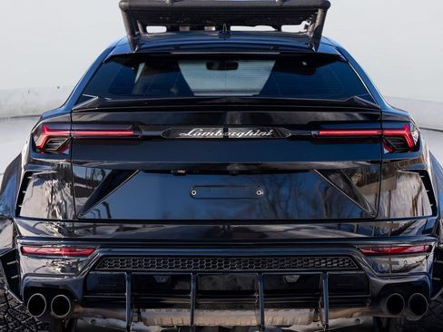 Used 2022 Lamborghini Urus AWD/4WD image 11