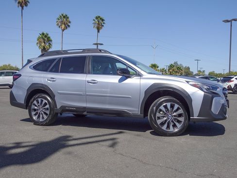 Certified 2025 Subaru Outback Limited AWD/4WD image 4
