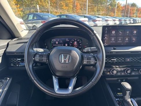 Used 2023 Honda Accord Touring image 12