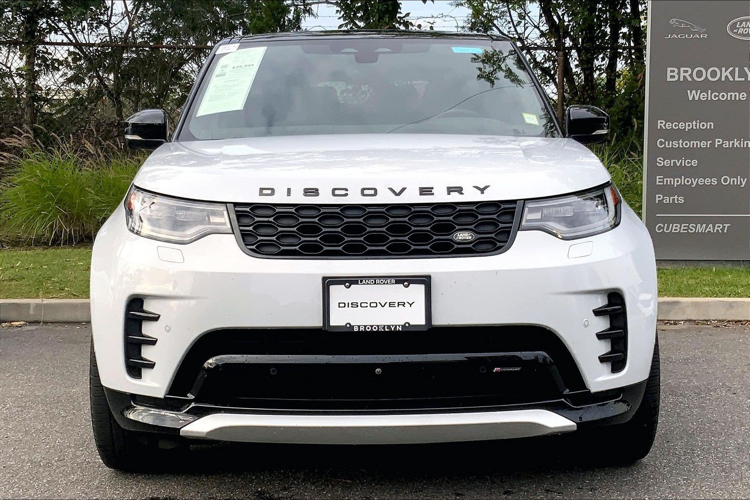 Used 2023 Land Rover Discovery S R-Dynamic AWD/4WD image 2