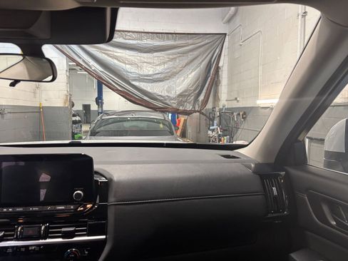 Used 2025 Nissan Pathfinder SV image 37