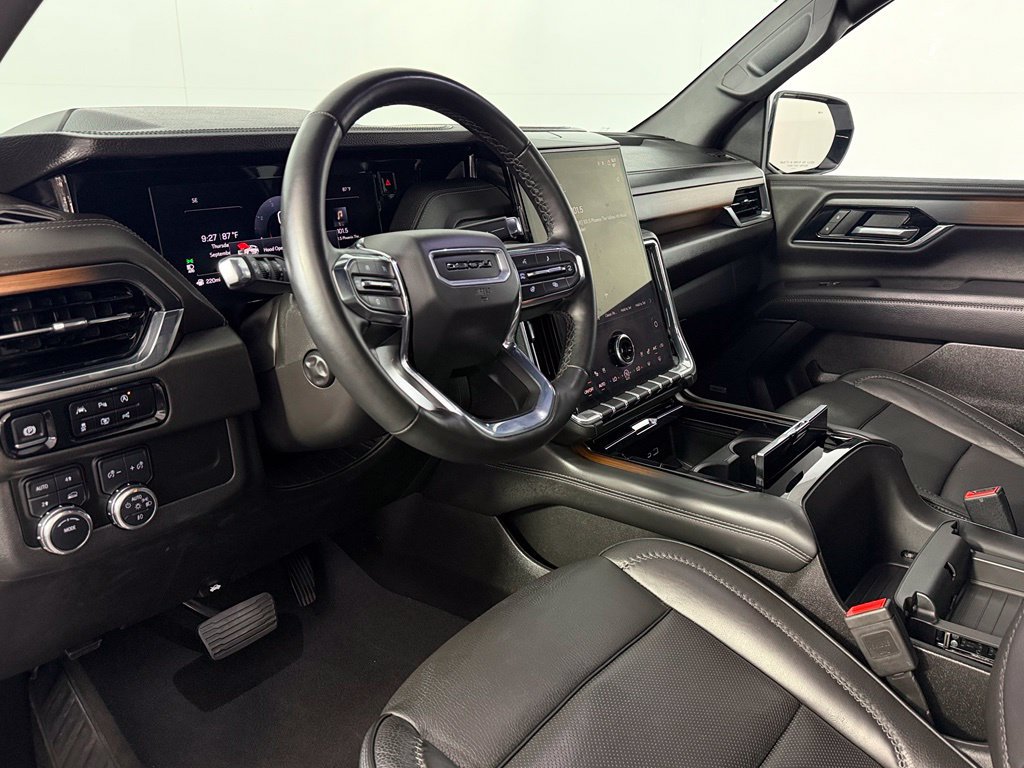 Used 2025 GMC Yukon Denali AWD/4WD image 13