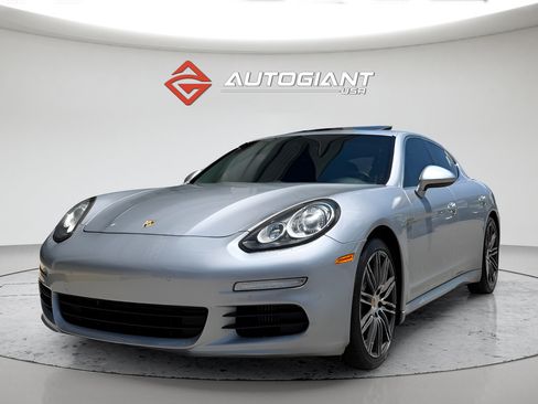 Used 2016 Porsche Panamera S RWD image 5