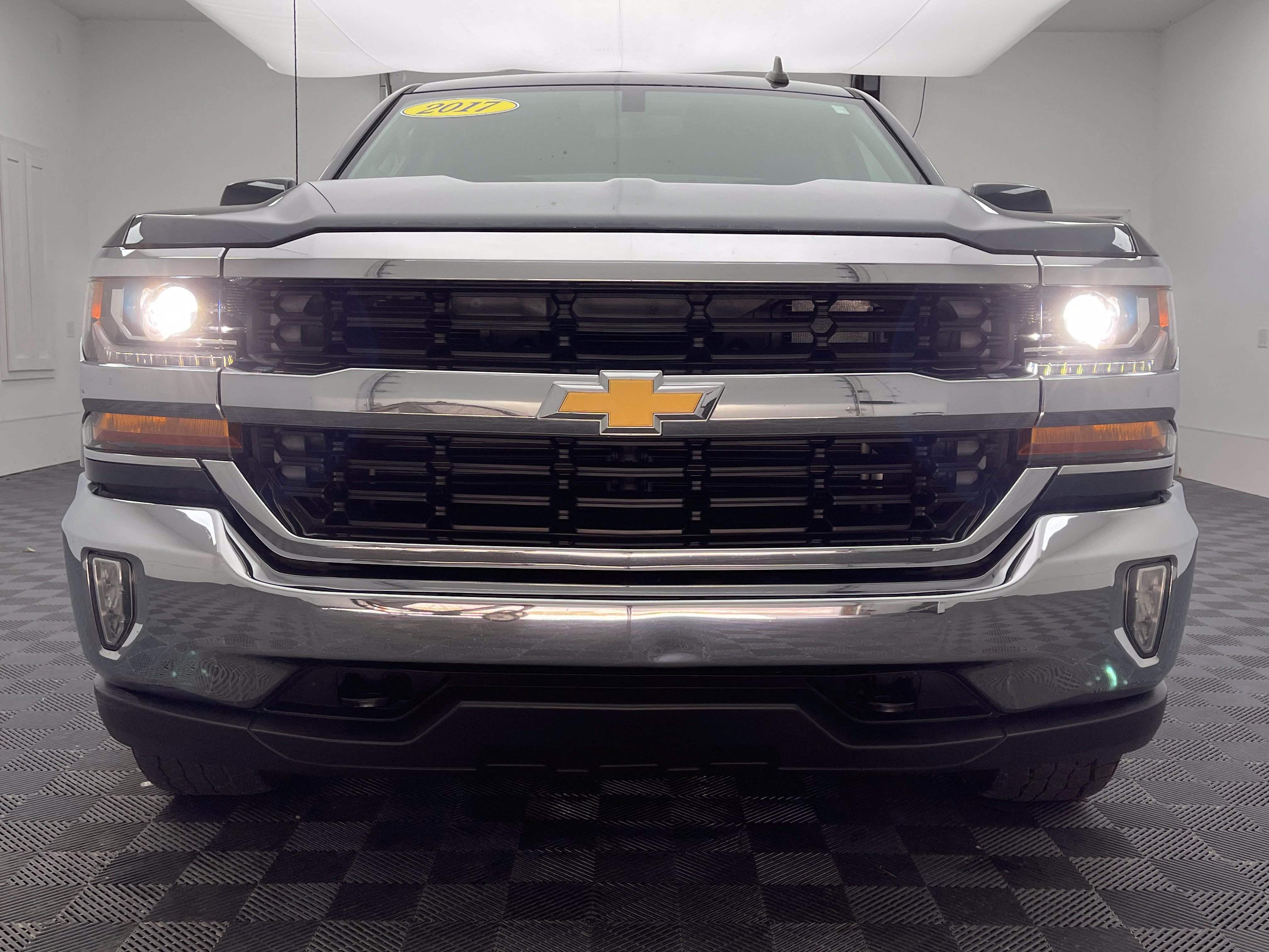 Used 2017 Chevrolet Silverado 1500 LT w/ All Star Edition AWD/4WD image 12