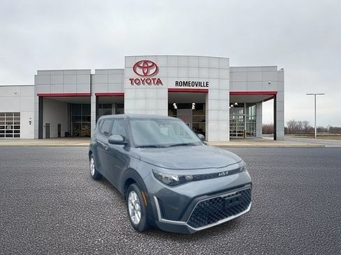 Used 2025 Kia Soul LX w/ LX Technology Package FWD image 1