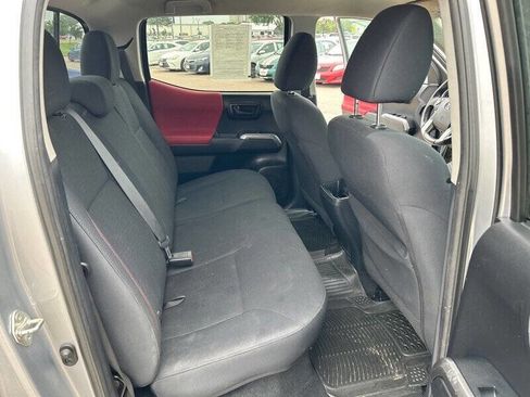 Used 2019 Toyota Tacoma SR5 image 17