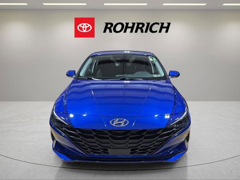 Used 2023 Hyundai Elantra SEL w/ Convenience Package FWD image 2