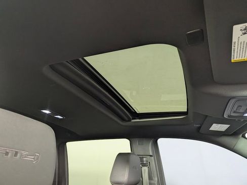 Used 2025 GMC Sierra 2500 AT4 w/ Technology Package image 30