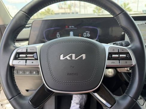 Used 2025 Kia Telluride S FWD image 19