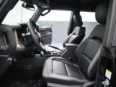 New 2026 Ford Bronco Outer Banks image 8