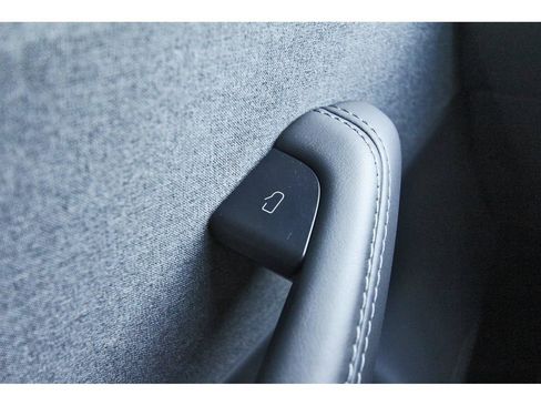 Used 2025 Tesla Model 3 RWD image 19