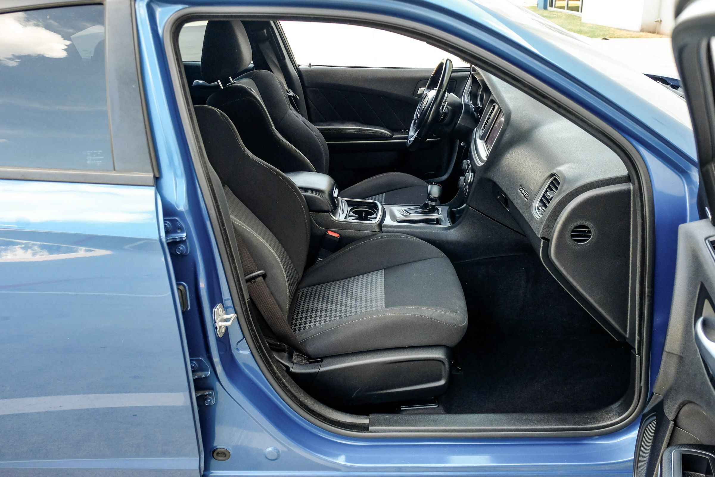 Used 2022 Dodge Charger R/T w/ Driver Convenience Group RWD image 39