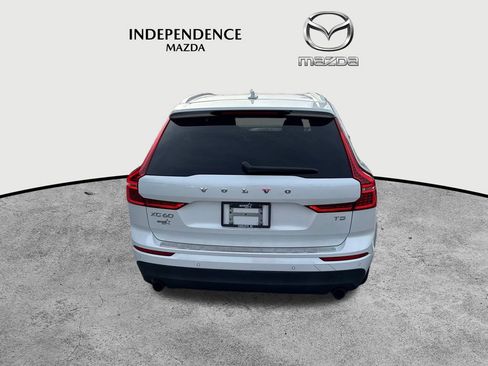 Used 2019 Volvo XC60 T5 Momentum w/ Premium Package image 4