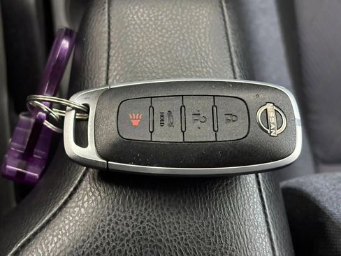 Used 2025 Nissan Versa SV FWD image 48