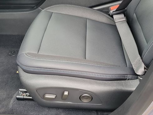 Used 2026 Chevrolet Equinox EV LT FWD image 15