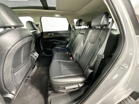 Used 2023 Kia Sorento S w/ Panoramic Sunroof Package AWD/4WD image 27