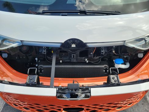 Used 2025 Volkswagen ID. Buzz 1st Edition image 23