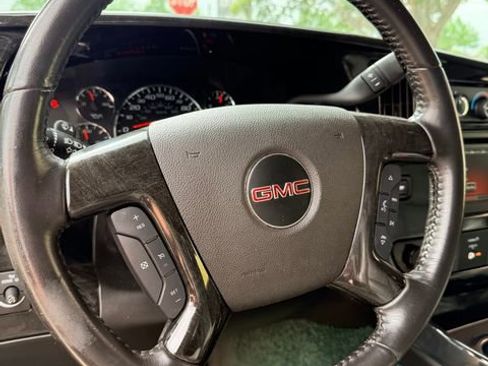 Used 2019 GMC Savana 2500 Extended RWD image 18