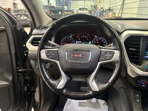 Used 2019 GMC Acadia SLT image 13
