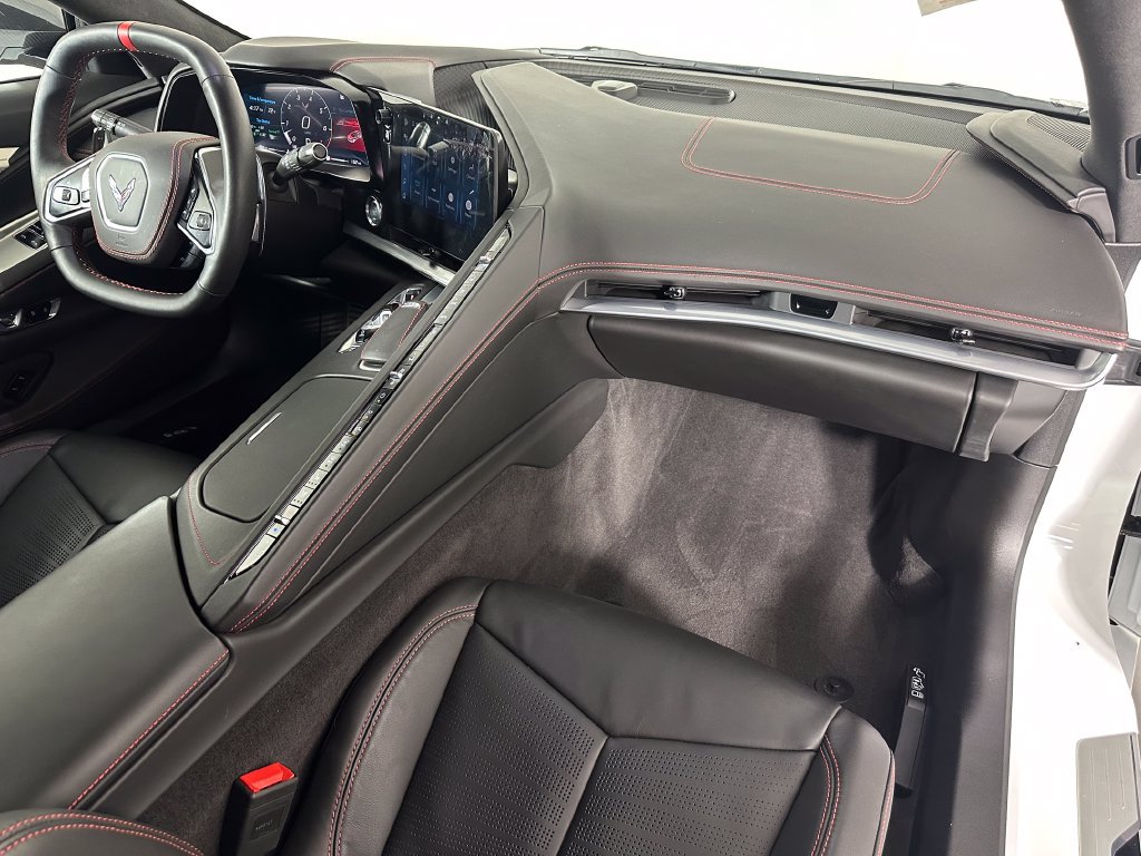 Used 2025 Chevrolet Corvette Stingray Premium Cpe w/ Z51 Performance Package RWD image 29
